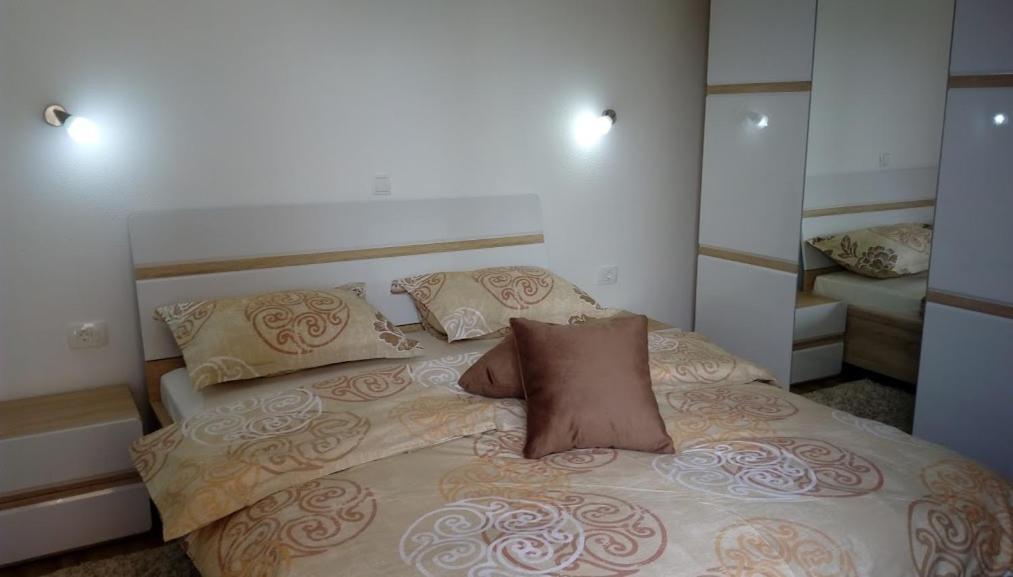 Apartments Maljevic Бар Екстер'єр фото